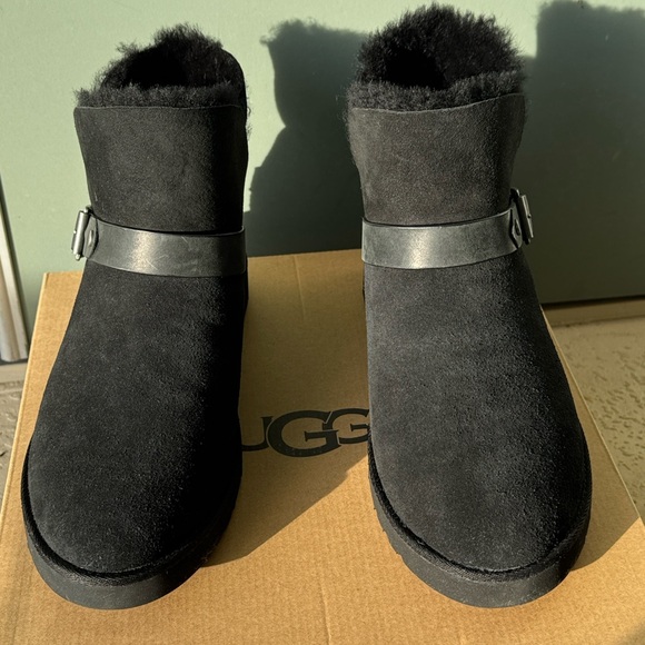 UGG Romely Short Buckle Boots - Picture 2 of 12